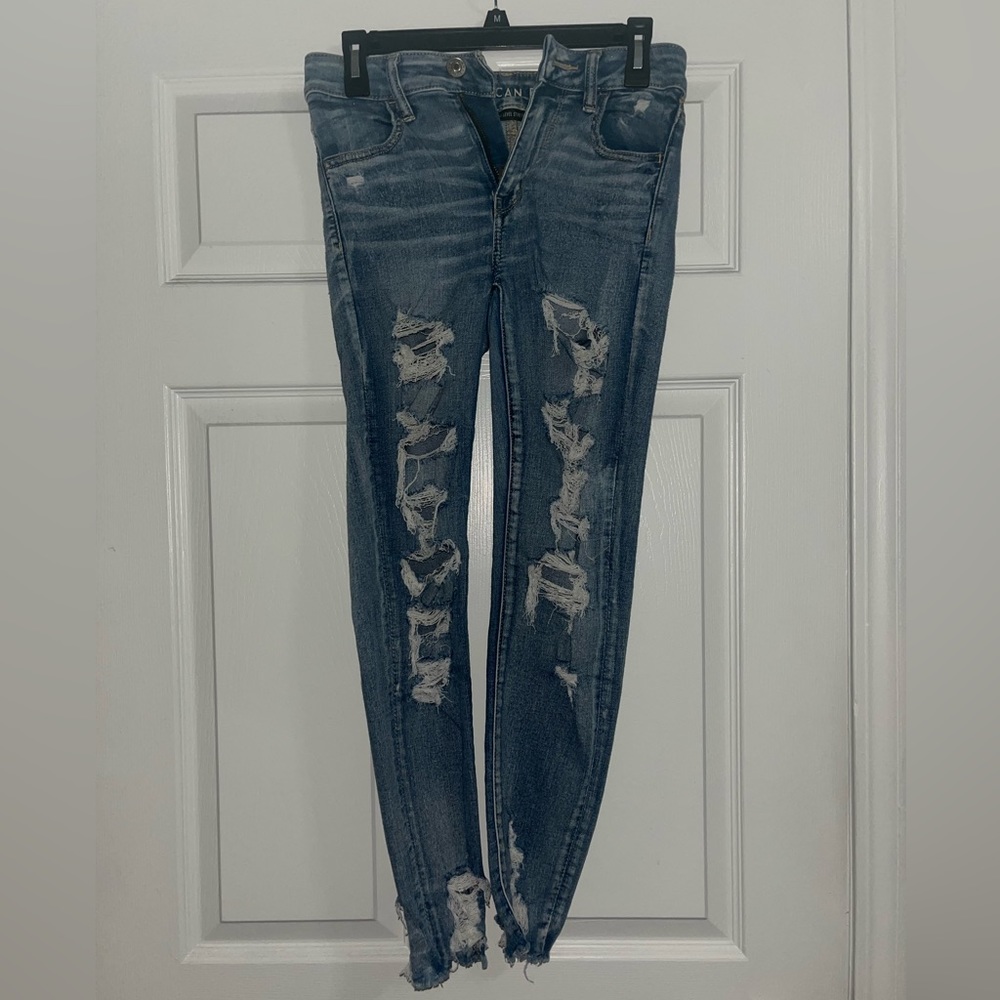 American eagle skinny jeans with rips